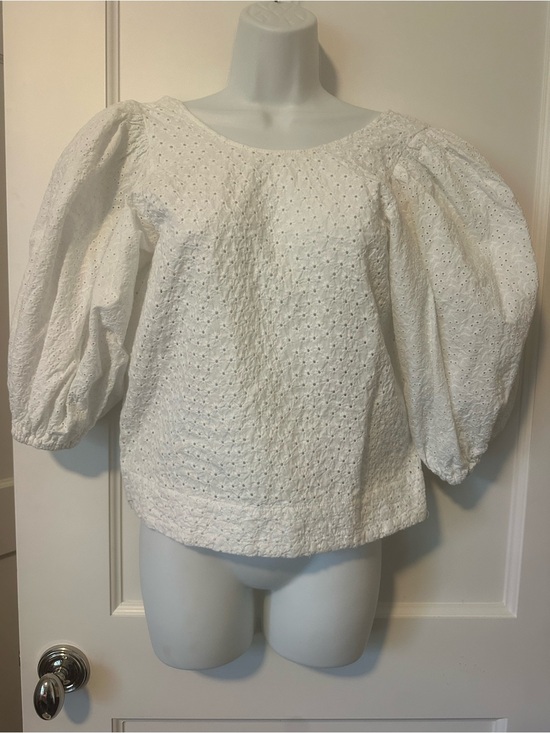 Zara Tops - Zara White Eyelet Puff Sleeve Blouse